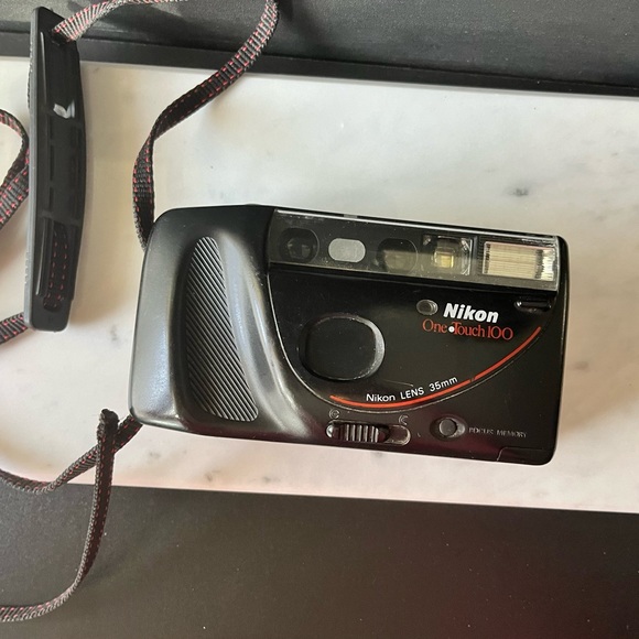 Nikon One Touch 35mm Camera and Case - Picture 2 of 7